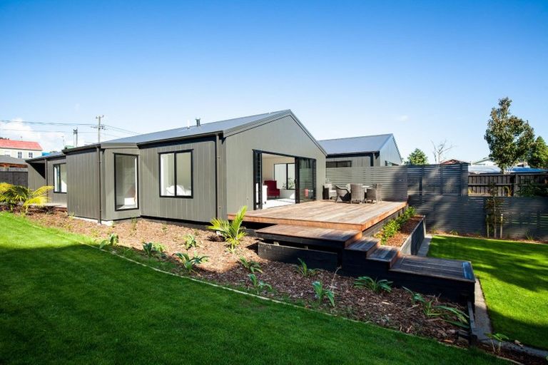 Photo of property in 18a Aubrey Street, New Plymouth, 4310