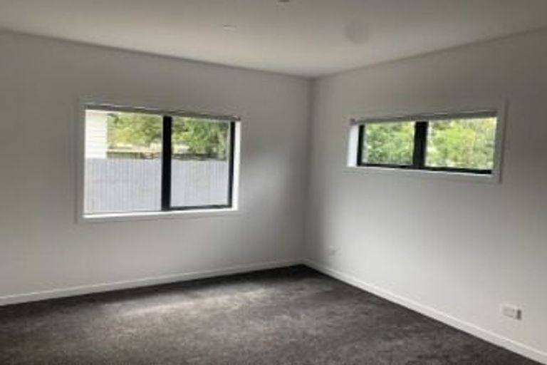 Photo of property in 2/44 Stanley Road, Glenfield, Auckland, 0629