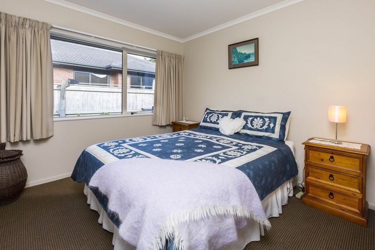 Photo of property in 48 King Charles Drive, Kingsley Heights, Upper Hutt, 5018