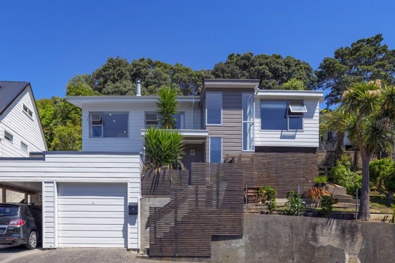 Photo of property in 77 Spencer Street, Crofton Downs, Wellington, 6035