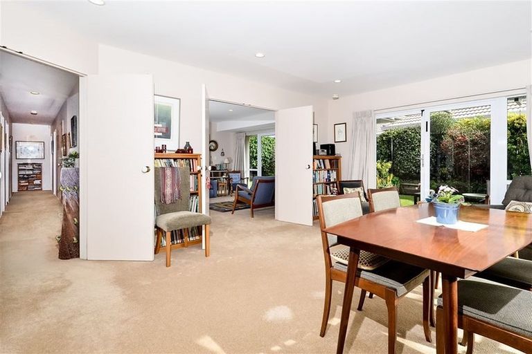 Photo of property in 22 Suncrest Drive, West Harbour, Auckland, 0618