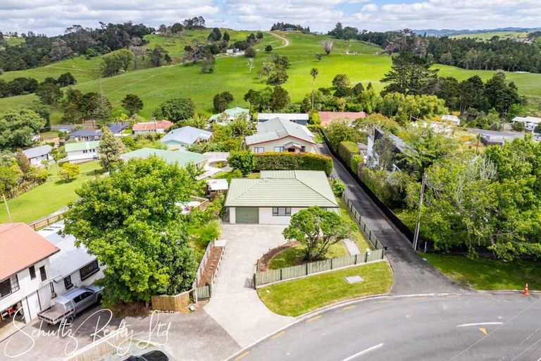 Photo of property in 13a Whaka Street, Maungaturoto, 0520