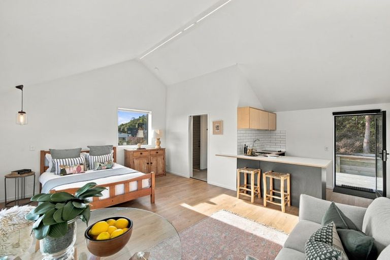 Photo of property in 5 Jahan Lane, Cashmere, Christchurch, 8022
