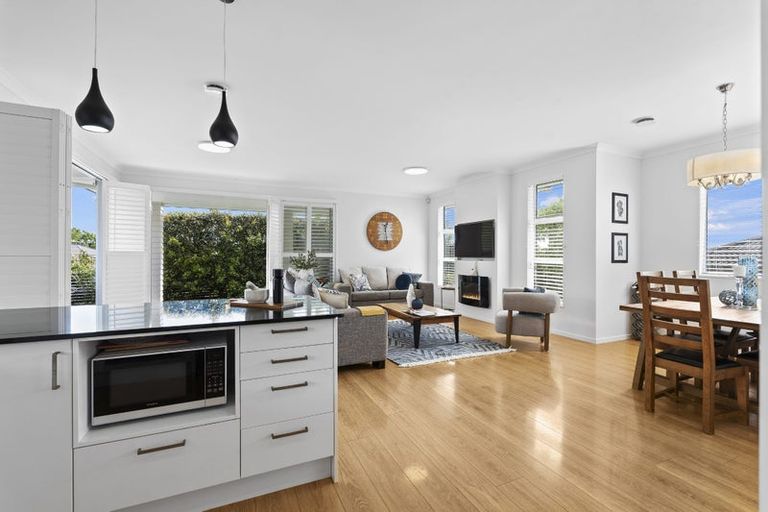 Photo of property in 10 Bloomfield Rise, Stanmore Bay, Whangaparaoa, 0932