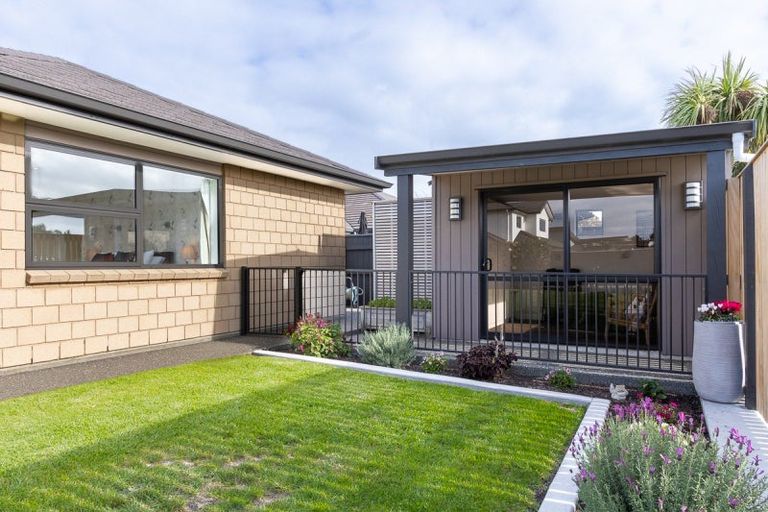 Photo of property in 3 Te Nehu Drive, Paraparaumu, 5032