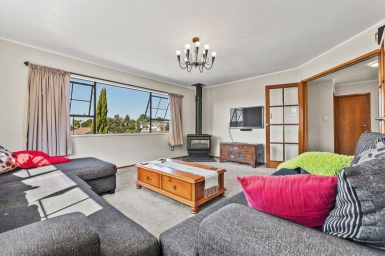 Photo of property in 201 Chelsea View Drive, Chatswood, Auckland, 0626