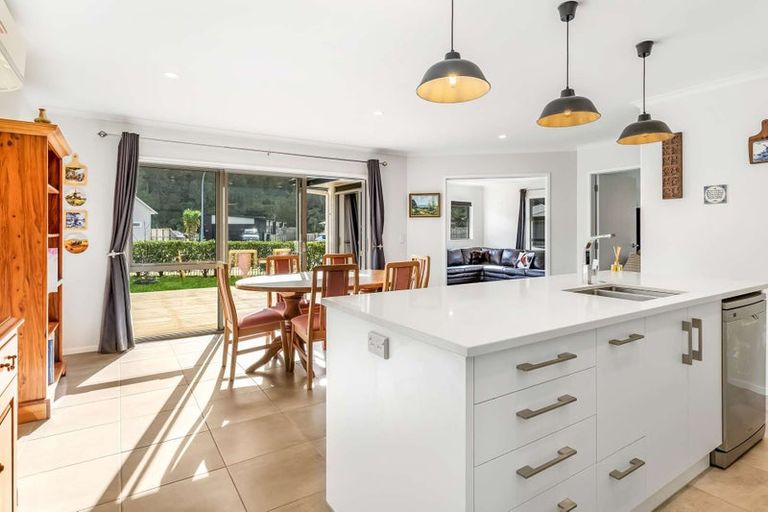 Photo of property in 17 Alf Simpson Drive, Whitianga, 3510