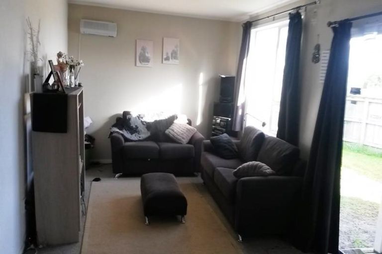 Photo of property in 42 Cobham Crescent, Kelston, Auckland, 0602