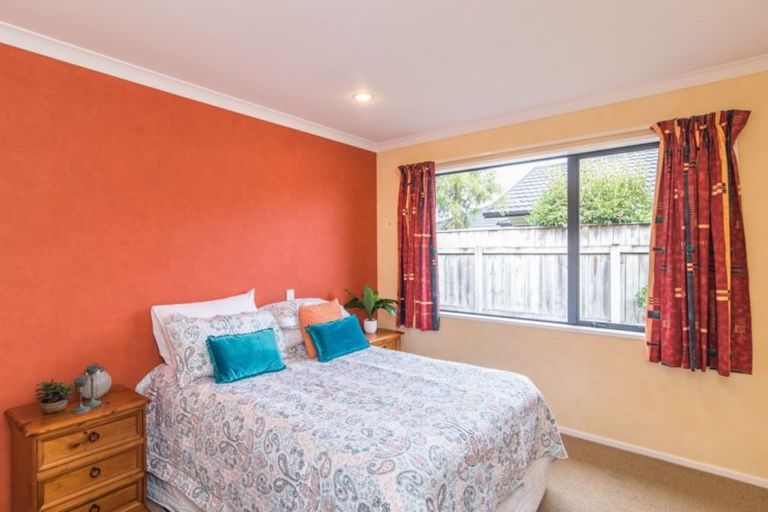 Photo of property in 21 Regent Drive, Paraparaumu Beach, Paraparaumu, 5032