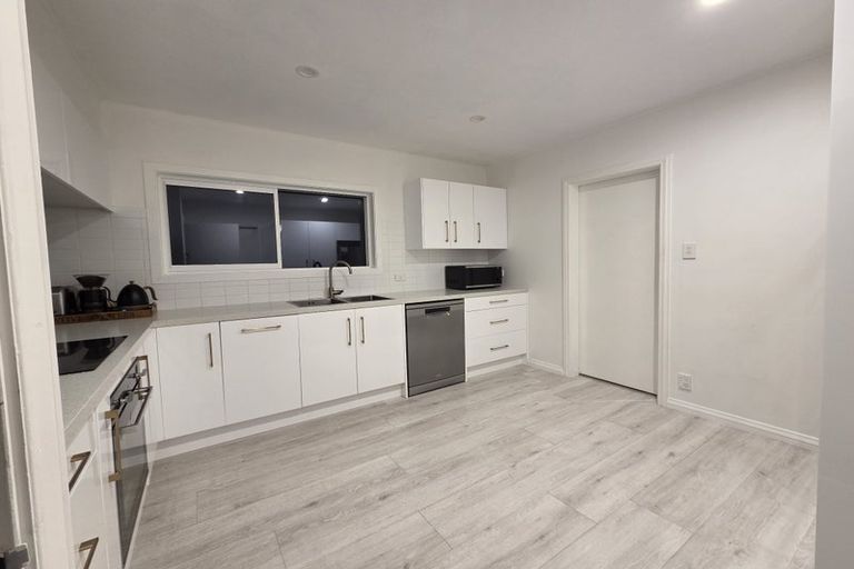 Photo of property in 35 Acacia Avenue, Maungaraki, Lower Hutt, 5010