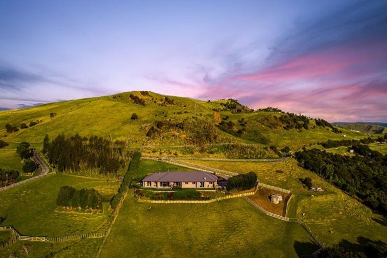 Photo of property in 92 Taiapa Valley Road, Muriwai, Waimauku, 0881