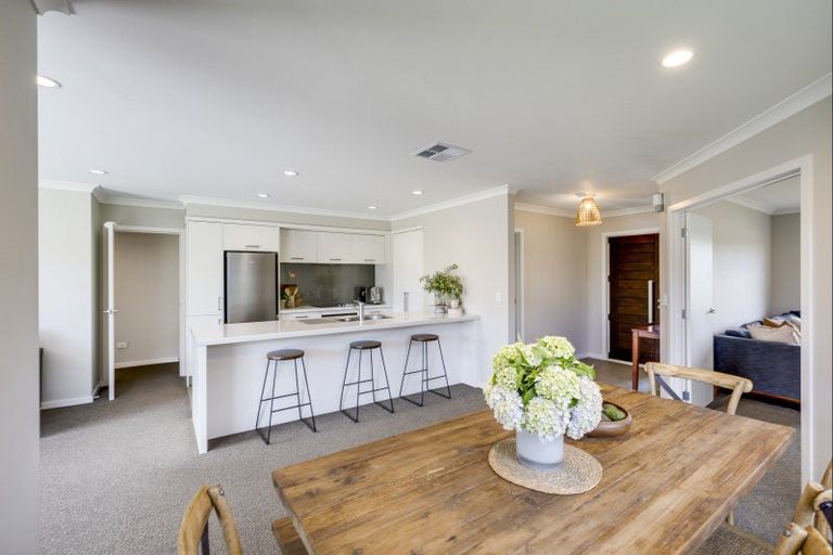 Photo of property in 17 Aoraki Road, Poraiti, Napier, 4112