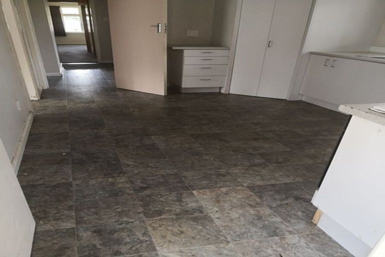 Photo of property in 8 Curletts Road, Sockburn, Christchurch, 8042