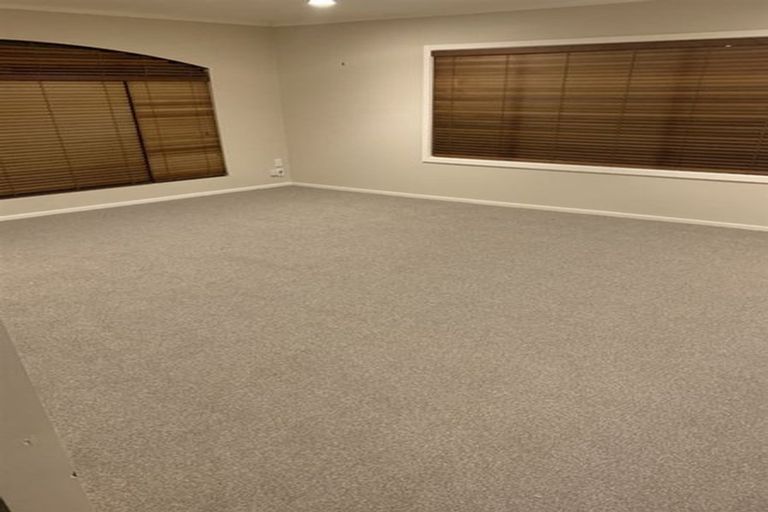 Photo of property in 180 Kilkenny Drive, East Tamaki Heights, Auckland, 2016