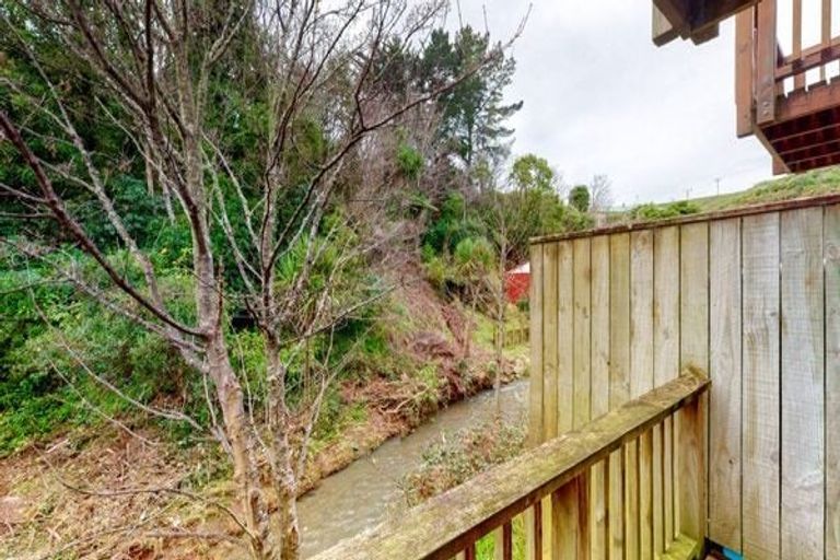 Photo of property in 263 Middleton Road, Glenside, Wellington, 6037