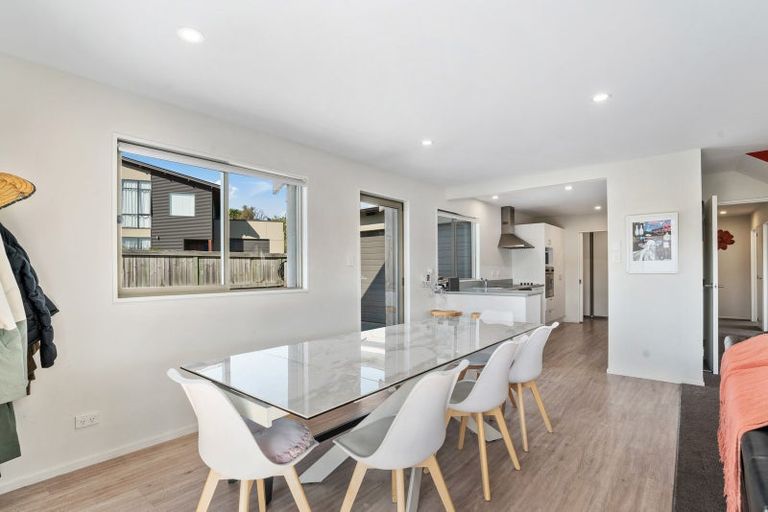 Photo of property in 17a Mataraki Place, Wanaka, 9305