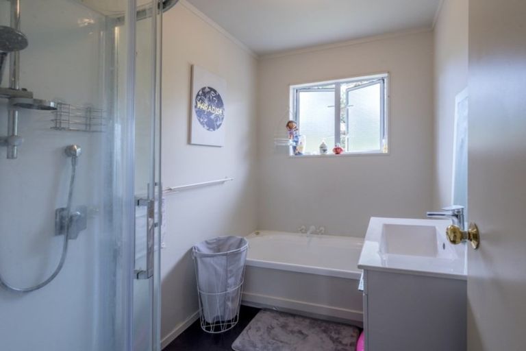 Photo of property in 18c Titoki Road, Waikanae Beach, Waikanae, 5036