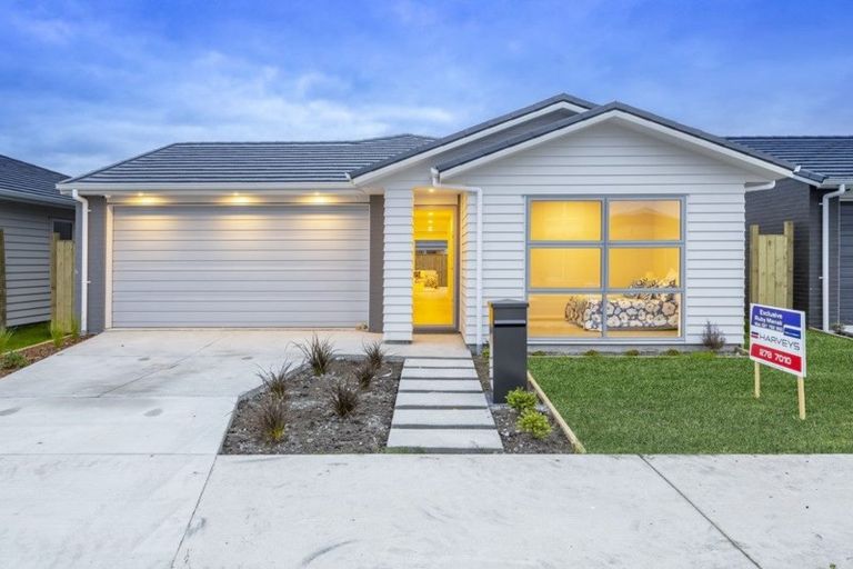 Photo of property in 10 Gum Spear Road, Takanini, 2112