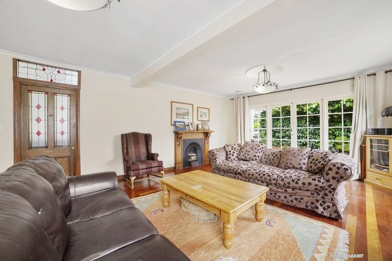 Photo of property in 16 Friend Street, Karori, Wellington, 6012