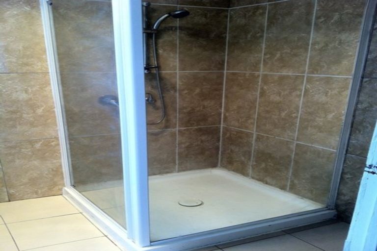 Photo of property in 21 Silverstone Place, Henderson, Auckland, 0612