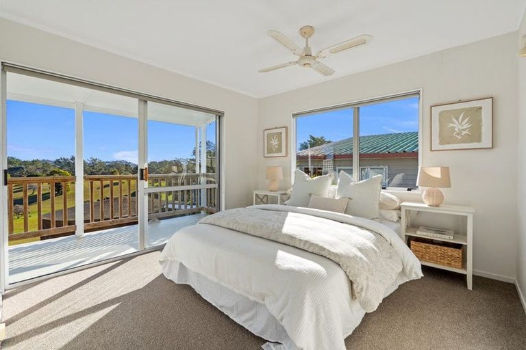 Photo of property in 31 Shakespear Road, Army Bay, Whangaparaoa, 0930