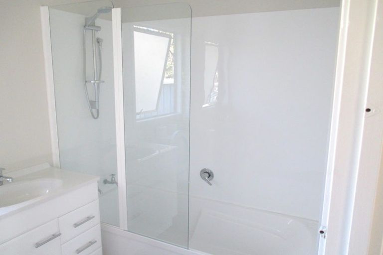 Photo of property in 50 Parrs Cross Road, Henderson, Auckland, 0612