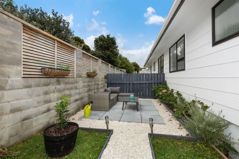 Photo of property in 49a Albatross Close, Whitby, Porirua, 5024