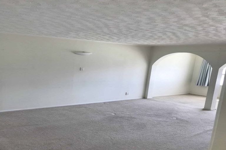 Photo of property in 2/162 Coronation Road, Hillcrest, Auckland, 0627