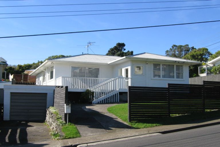 Photo of property in 95 Beazley Avenue, Paparangi, Wellington, 6037