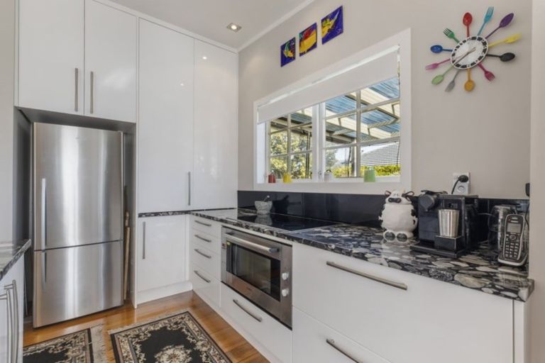 Photo of property in 1 Puriri Road, Pukekohe, 2120