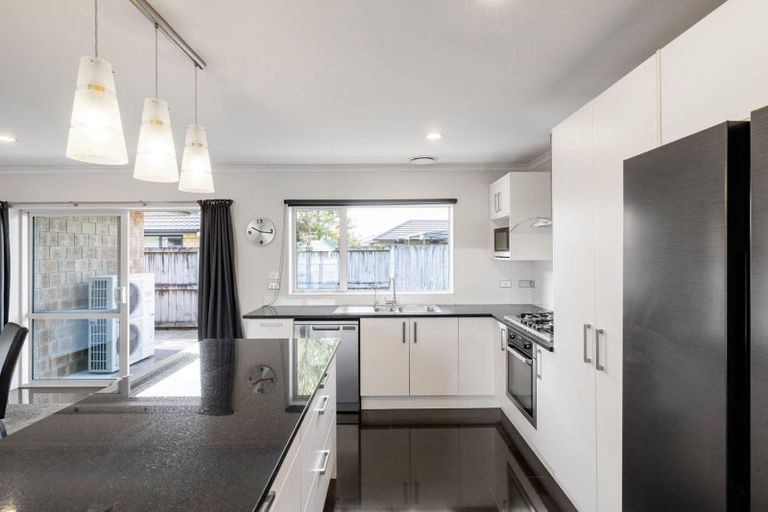 Photo of property in 5 Allgood Place, Rototuna North, Hamilton, 3210