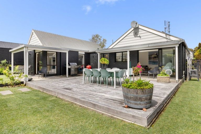 Photo of property in 37 Pah Street, Matua, Tauranga, 3110