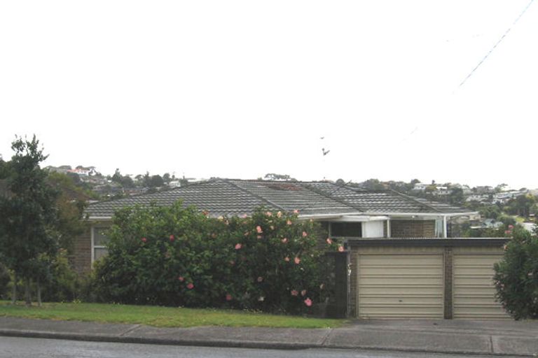 Photo of property in 71 East Coast Road, Castor Bay, Auckland, 0620