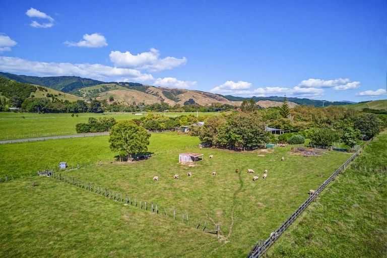 Photo of property in 63 South Manakau Road, Manakau, Otaki, 5583