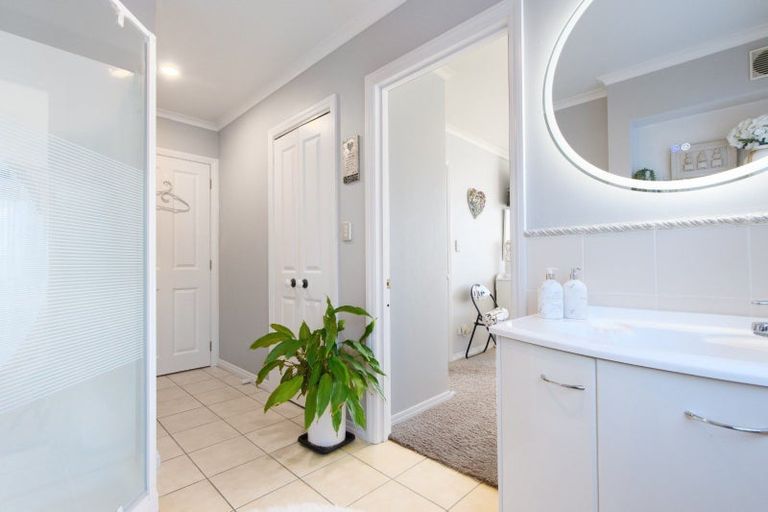 Photo of property in 5 Downing Place, Welcome Bay, Tauranga, 3112