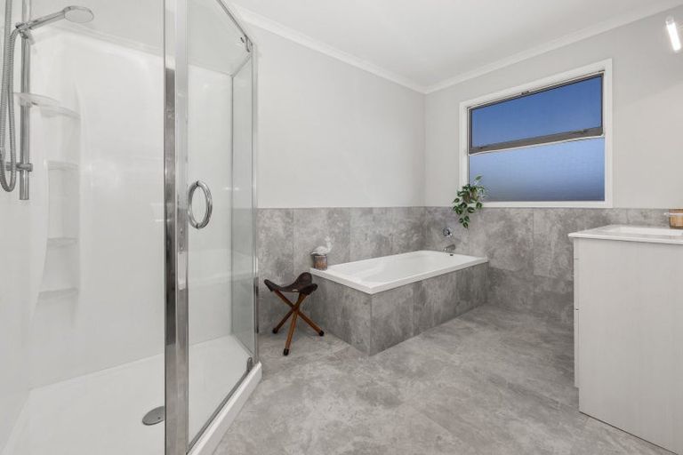 Photo of property in 31 Western Rise, Ohau, Levin, 5570