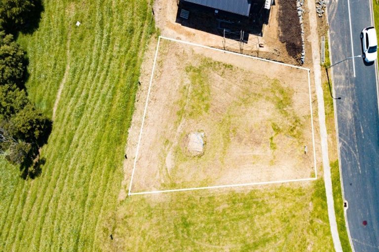 Photo of property in 4 Starlight Place, Langs Beach, 0582