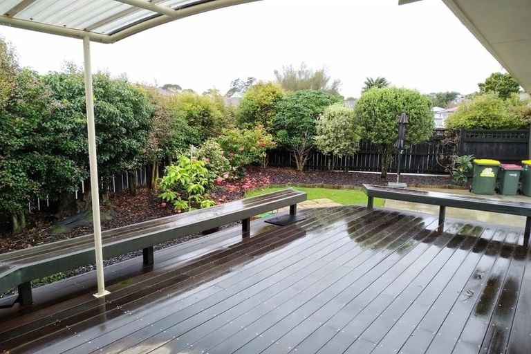 Photo of property in 19 Tomintoul Place, Highland Park, Auckland, 2010