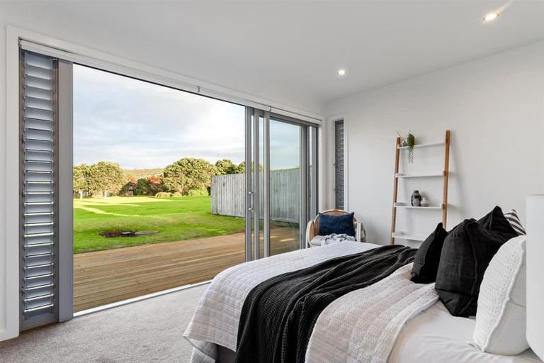 Photo of property in 39 Paraoa Crescent, Omaha, 0986