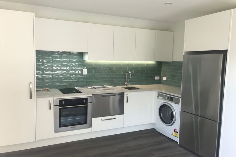 Photo of property in 19 Taupo Street, Green Bay, Auckland, 0604