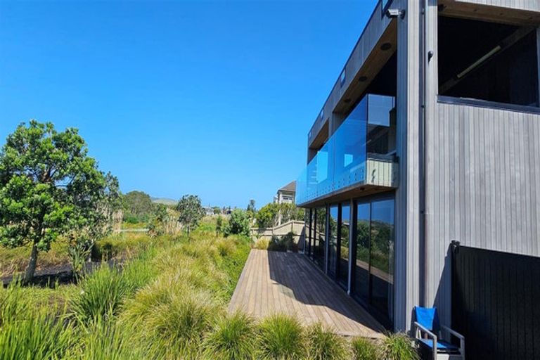 Photo of property in 8 Lagoon Way, Omaha, 0986