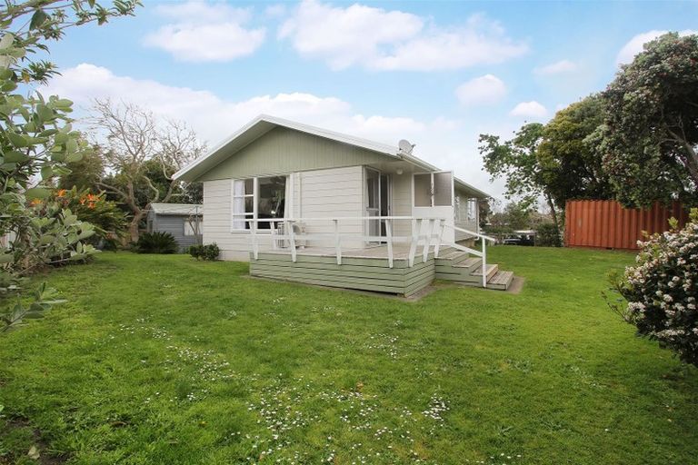 Photo of property in 11 Litchfield Place, Clarks Beach, 2122