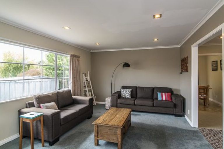 Photo of property in 5 Ross Grove, Paraparaumu, 5032