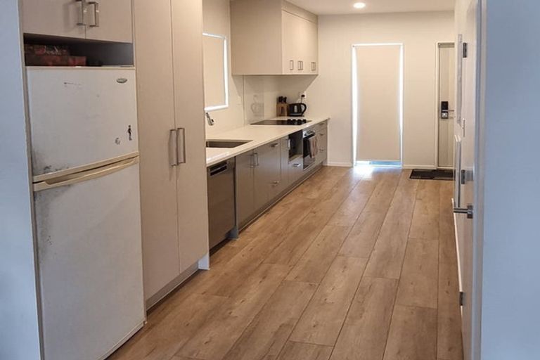 Photo of property in 19 Kaimai Avenue, Massey, Auckland, 0614