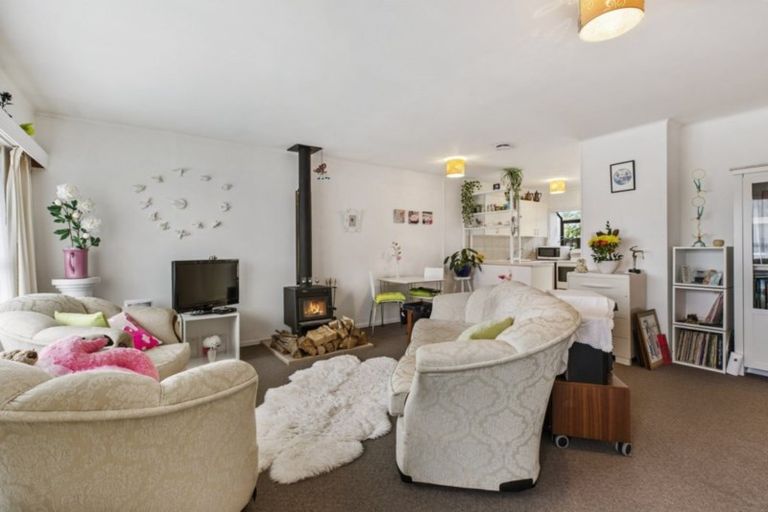 Photo of property in 2/7 Don Street, Papakura, 2110