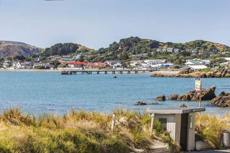 Photo of property in 191 Marine Parade, Seatoun, Wellington, 6022