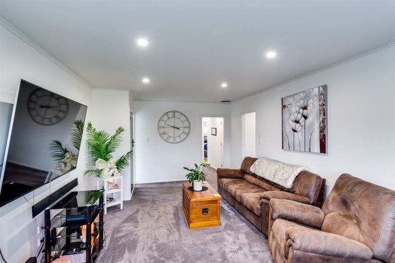 Photo of property in 76 Clarence Cox Crescent, Pirimai, Napier, 4112