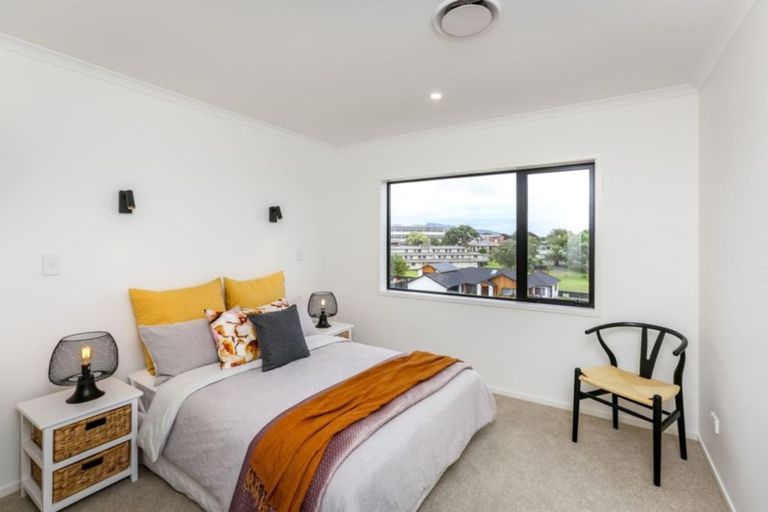 Photo of property in 4 Oliver O'leary Way, Westown, New Plymouth, 4310