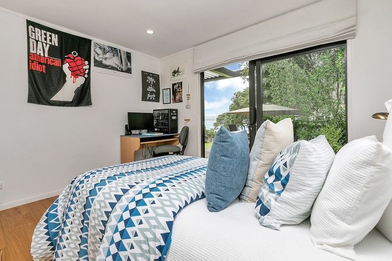 Photo of property in 28 Valhalla Drive, Beach Haven, Auckland, 0626