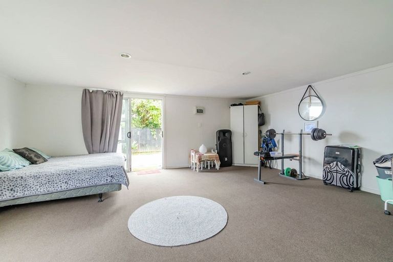 Photo of property in 92 Chingford Close, Mangere, Auckland, 2022